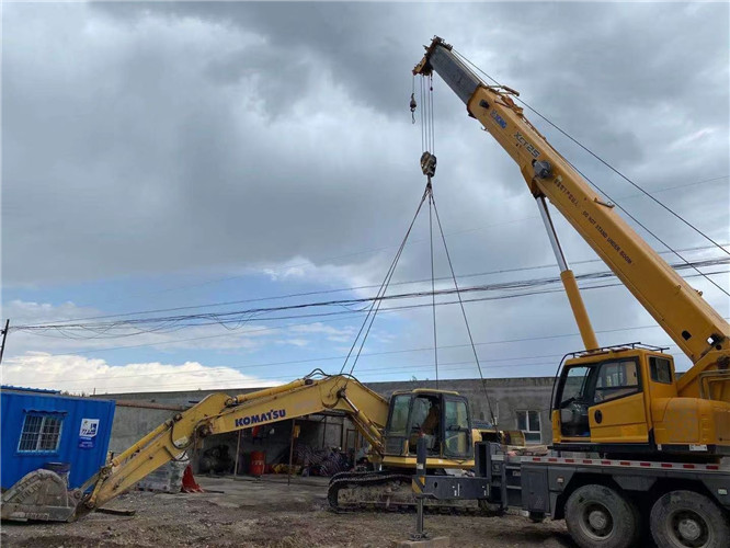 龙海市25吨吊车的工作半径是多少？