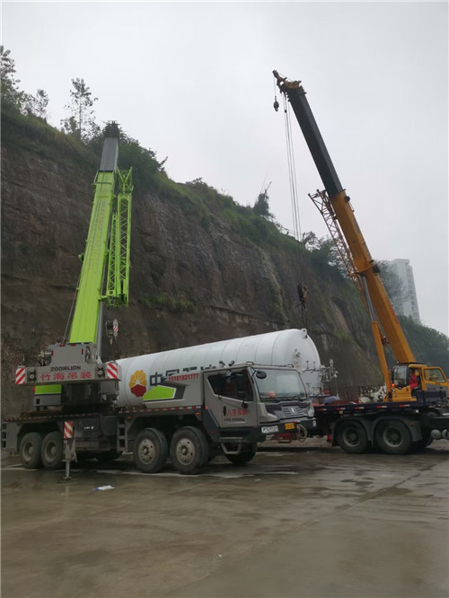 龙海市“不怕风雨冻”—— 吊车的 “恶劣环境适应” 技术